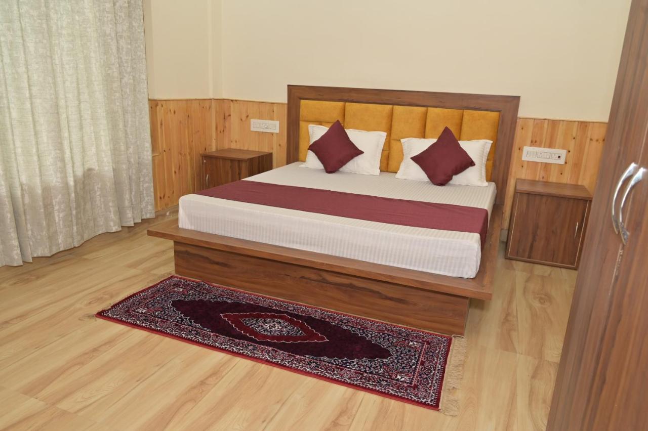 Hotel Royal Galaxy Tirthan Banjār Zewnętrze zdjęcie