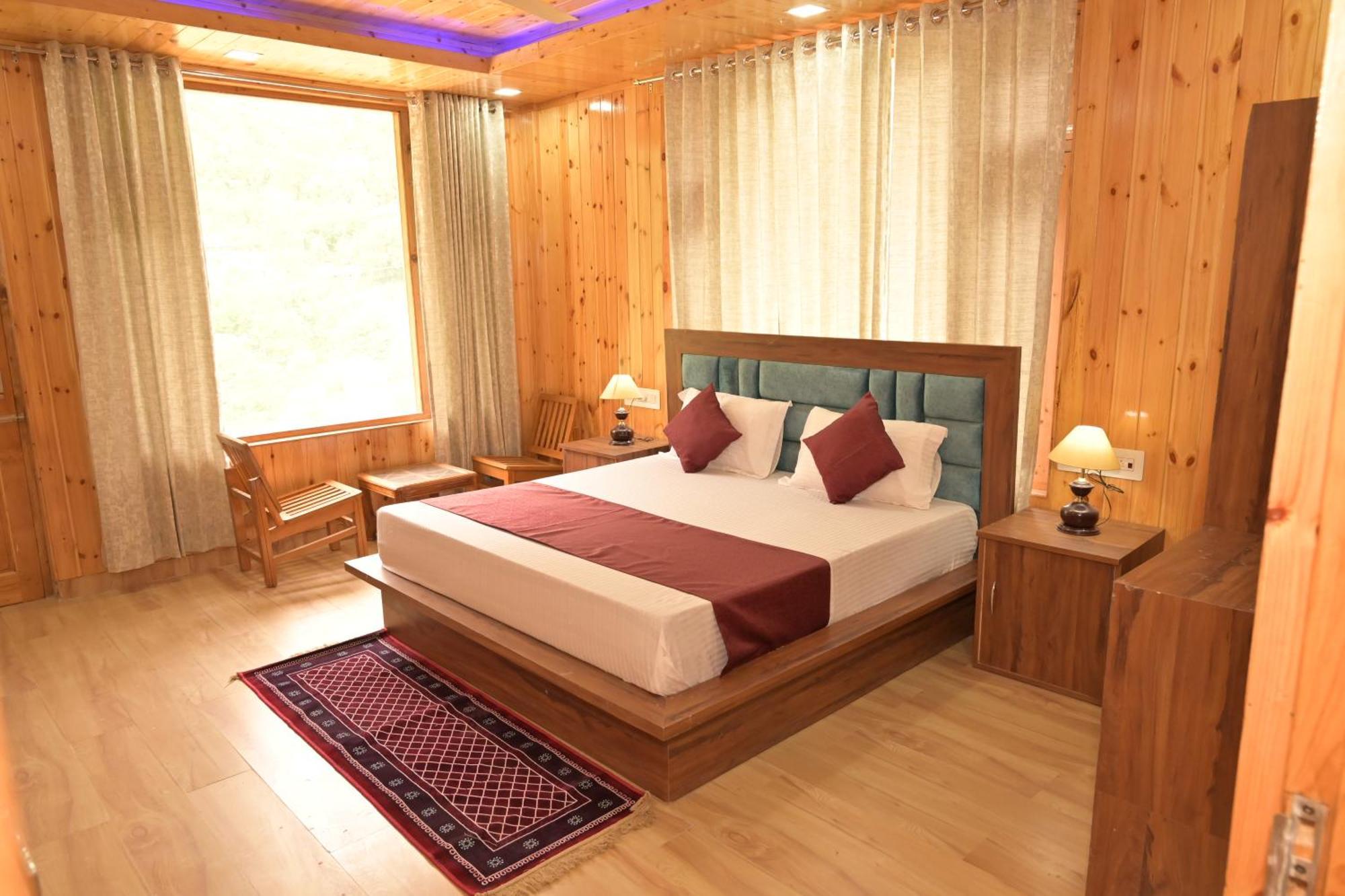 Hotel Royal Galaxy Tirthan Banjār Zewnętrze zdjęcie
