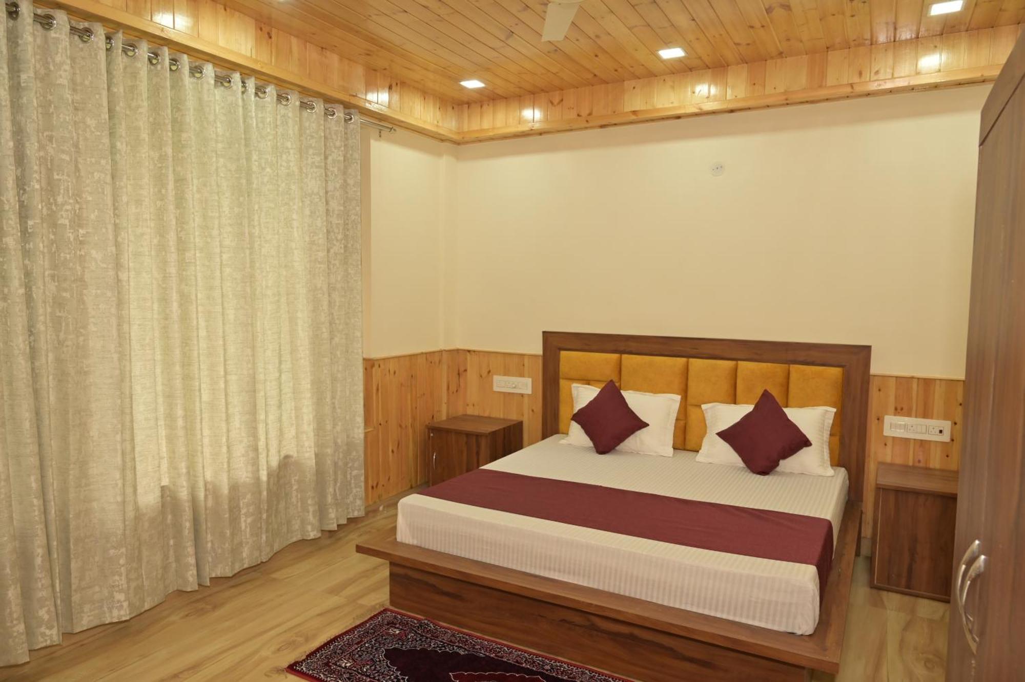 Hotel Royal Galaxy Tirthan Banjār Zewnętrze zdjęcie