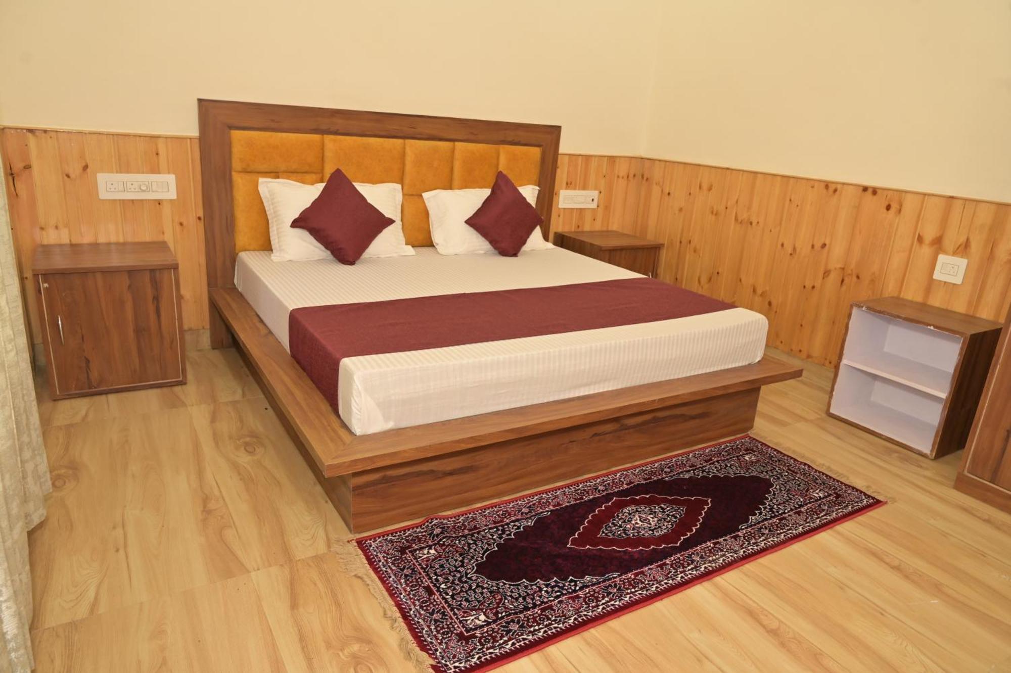 Hotel Royal Galaxy Tirthan Banjār Zewnętrze zdjęcie