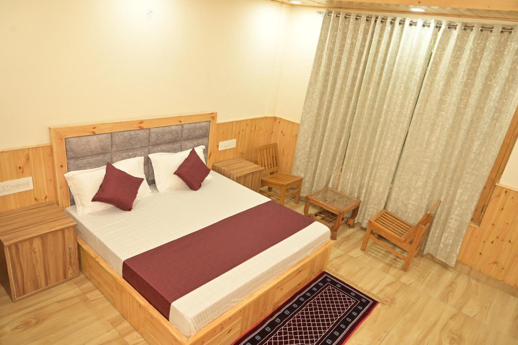 Hotel Royal Galaxy Tirthan Banjār Zewnętrze zdjęcie