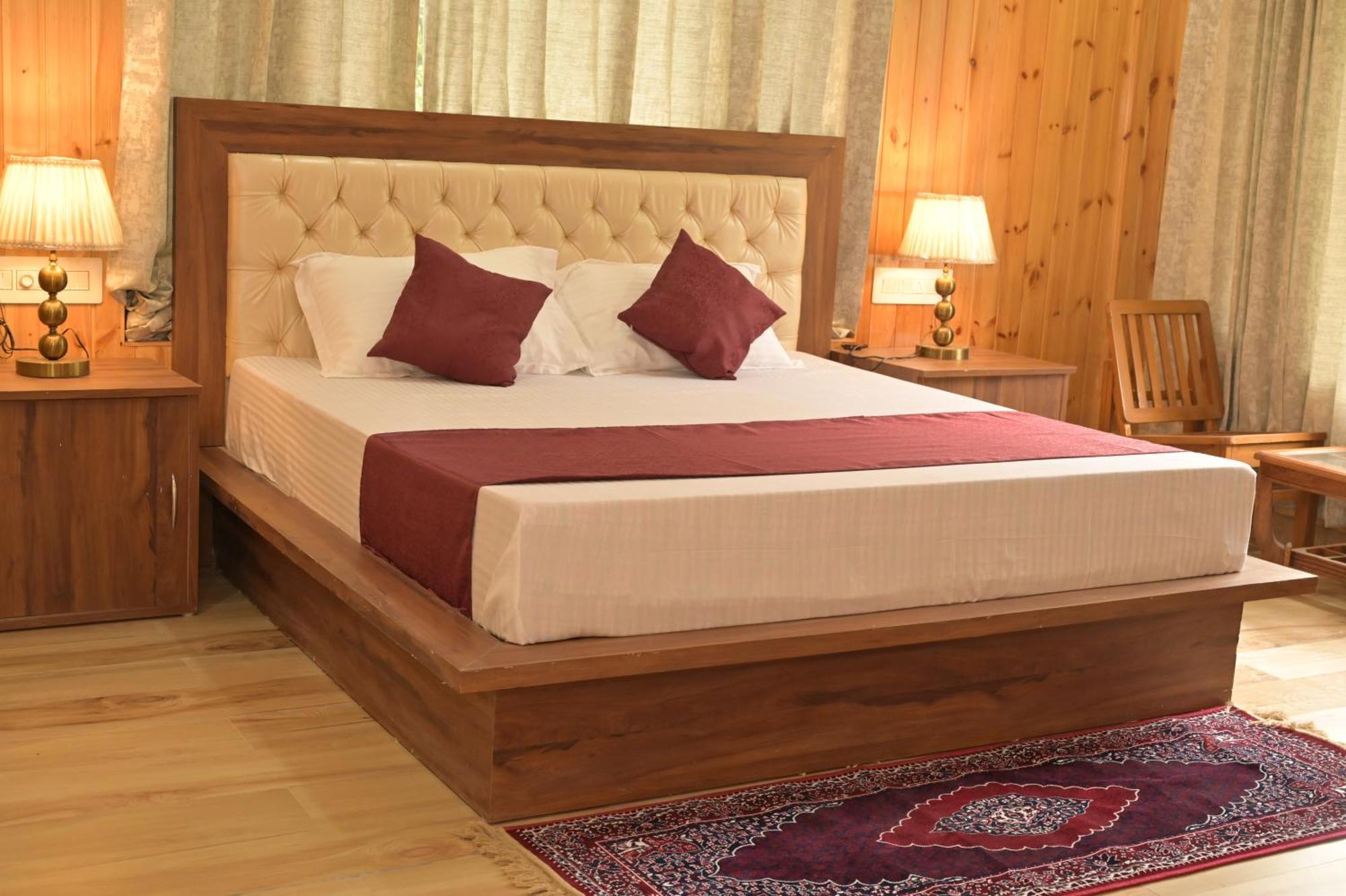 Hotel Royal Galaxy Tirthan Banjār Zewnętrze zdjęcie