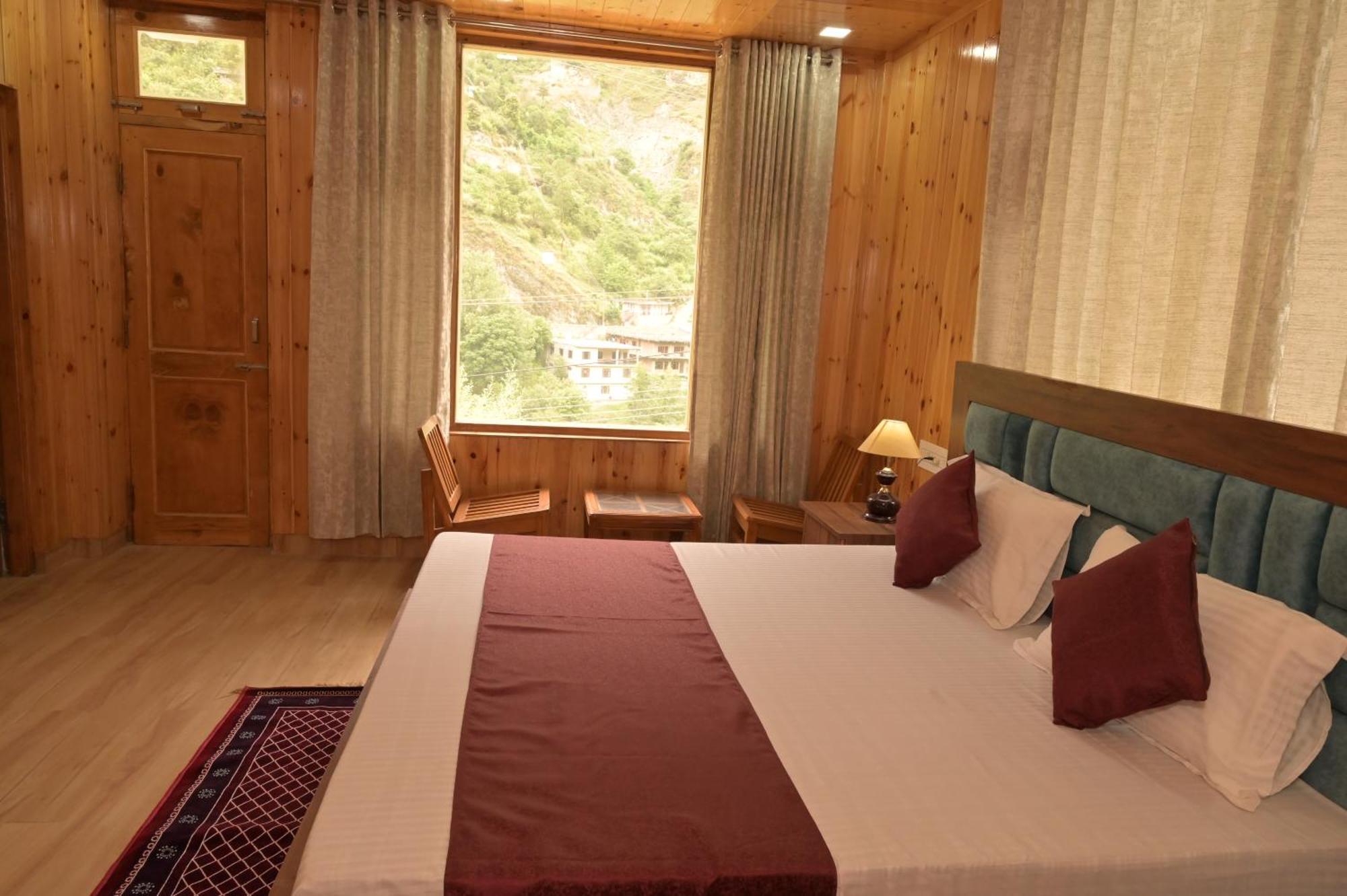 Hotel Royal Galaxy Tirthan Banjār Zewnętrze zdjęcie