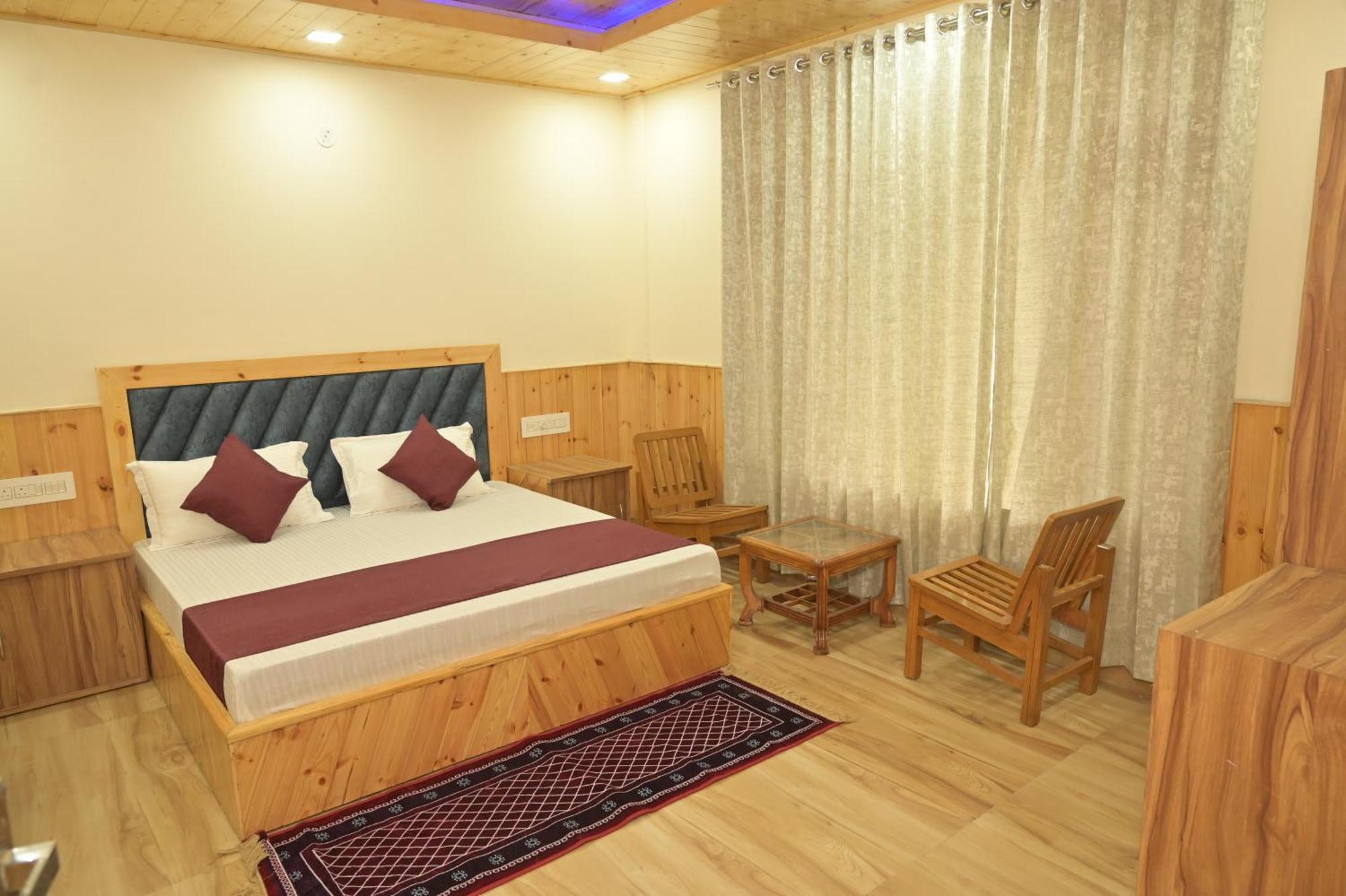 Hotel Royal Galaxy Tirthan Banjār Zewnętrze zdjęcie
