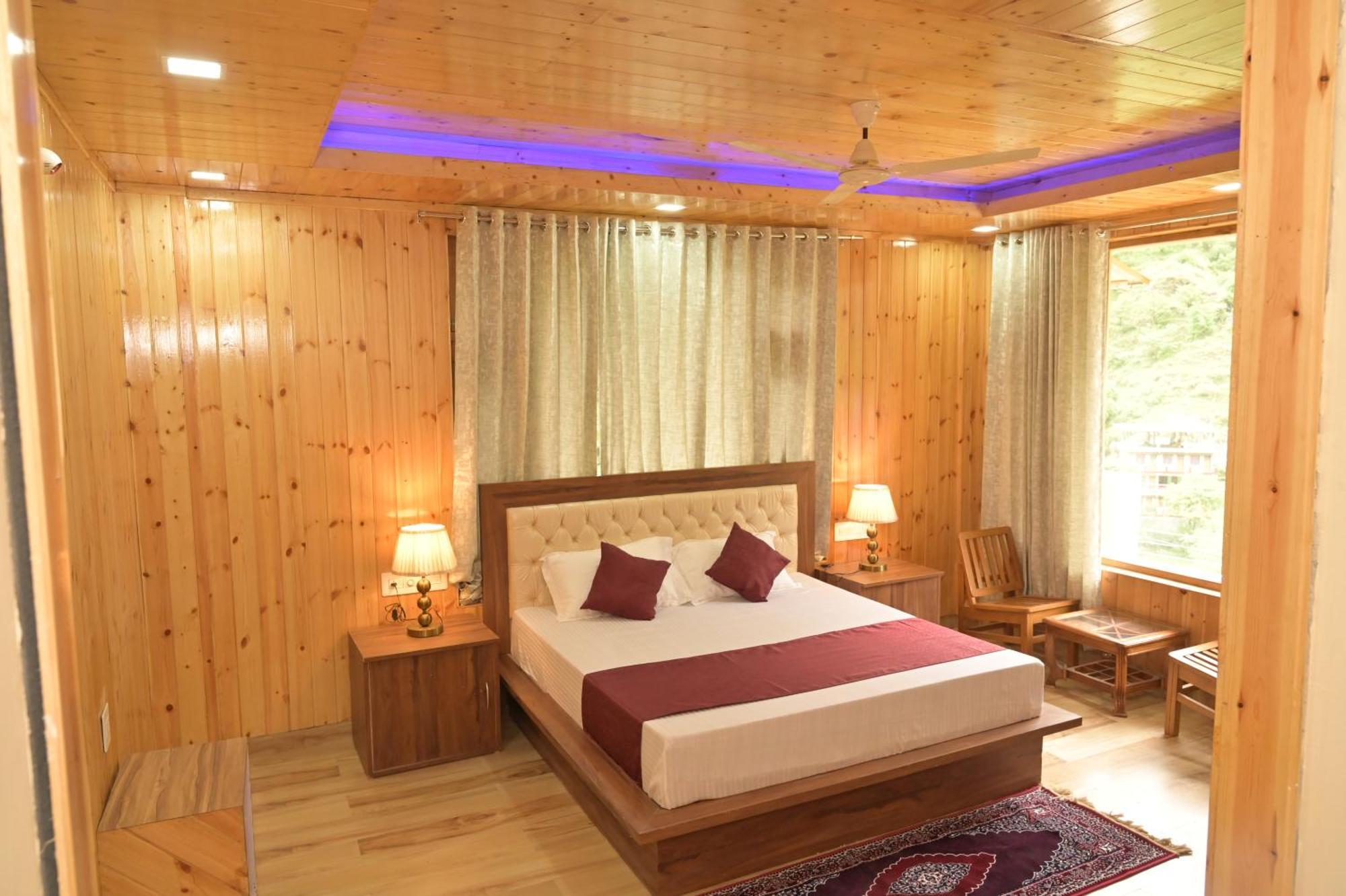 Hotel Royal Galaxy Tirthan Banjār Zewnętrze zdjęcie