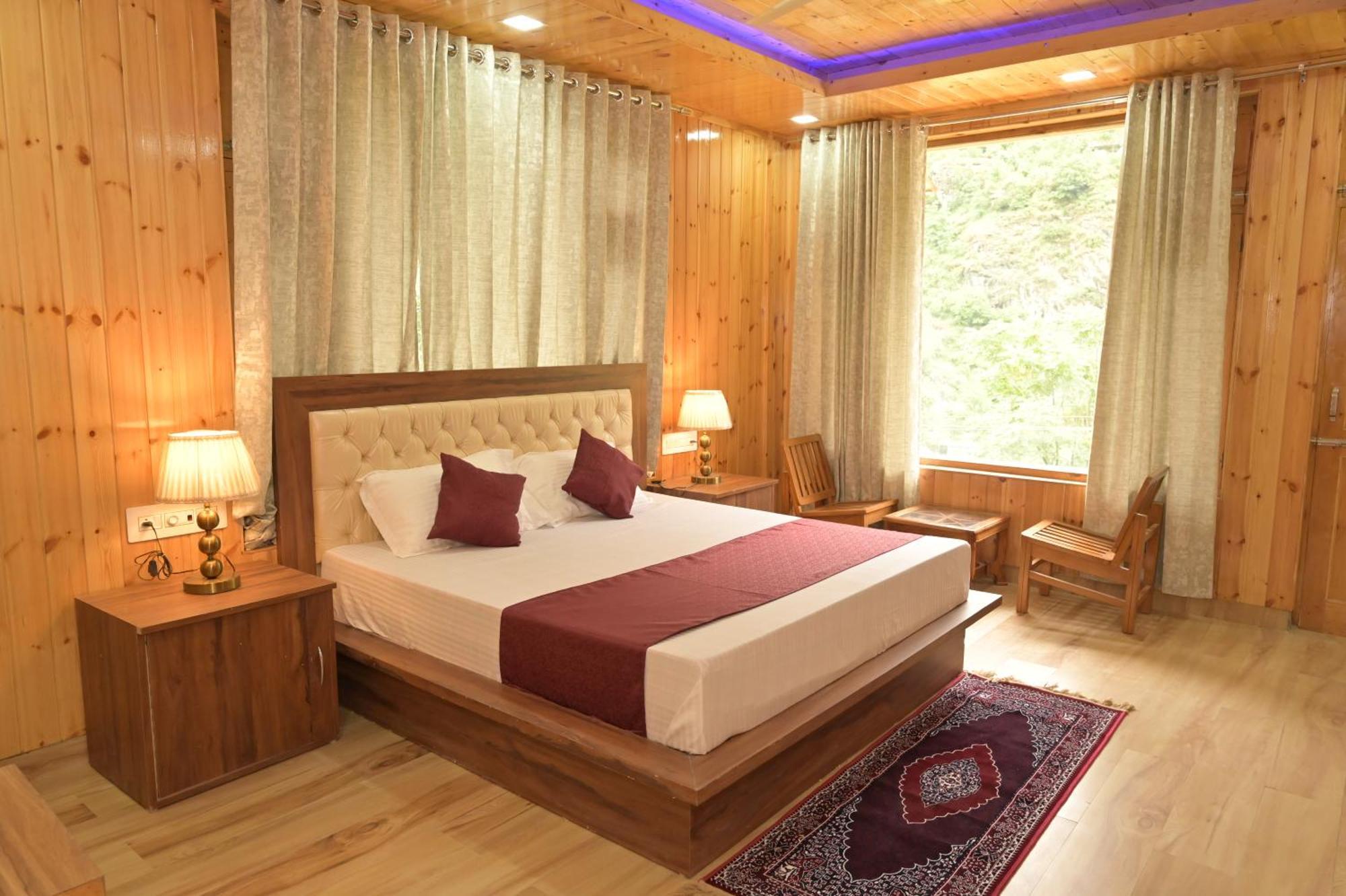 Hotel Royal Galaxy Tirthan Banjār Zewnętrze zdjęcie