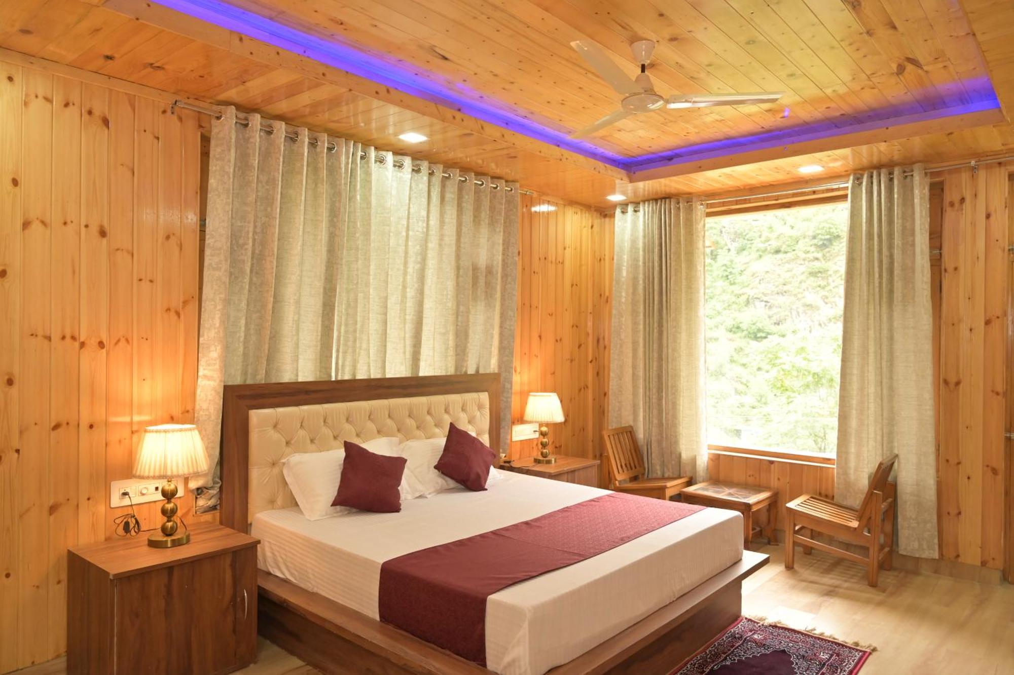 Hotel Royal Galaxy Tirthan Banjār Zewnętrze zdjęcie