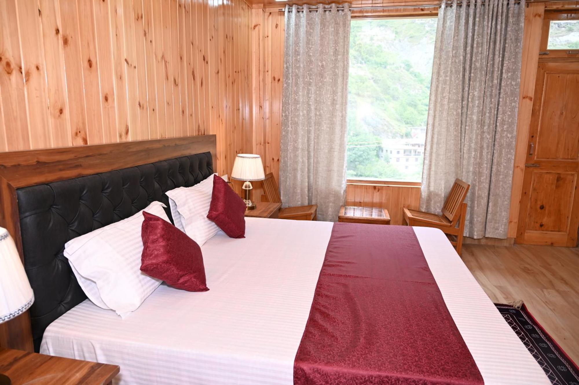 Hotel Royal Galaxy Tirthan Banjār Zewnętrze zdjęcie