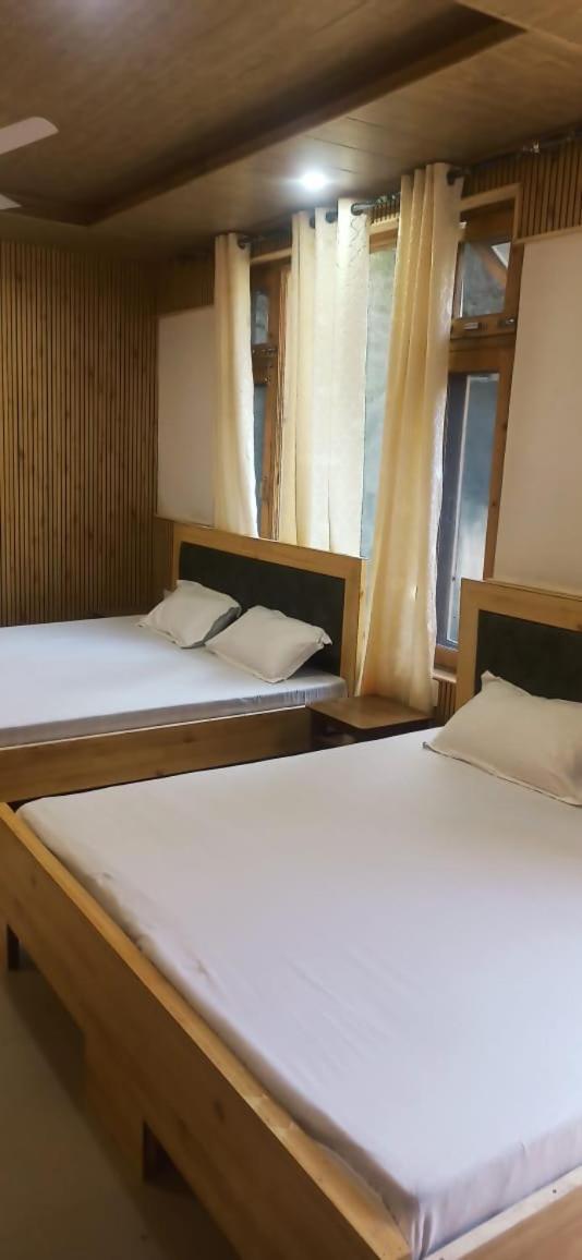 Hotel Royal Galaxy Tirthan Banjār Zewnętrze zdjęcie